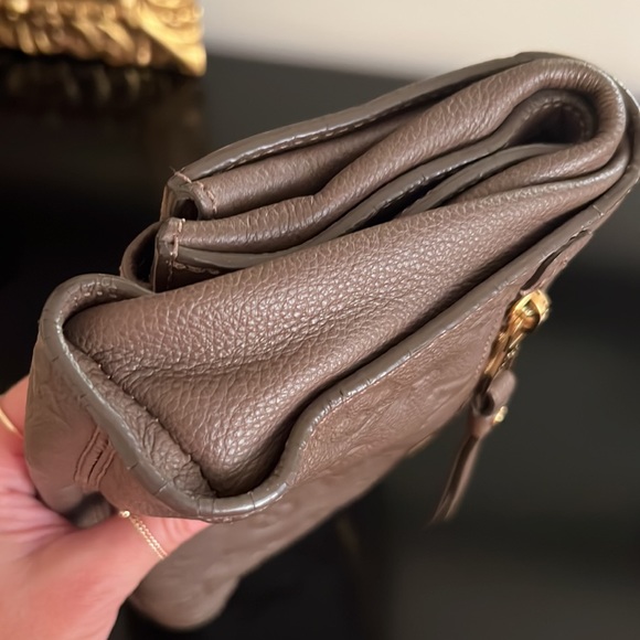 Louis Vuitton Petillante Monogram Empreinte Clutch - excellent condition! - Picture 9 of 16